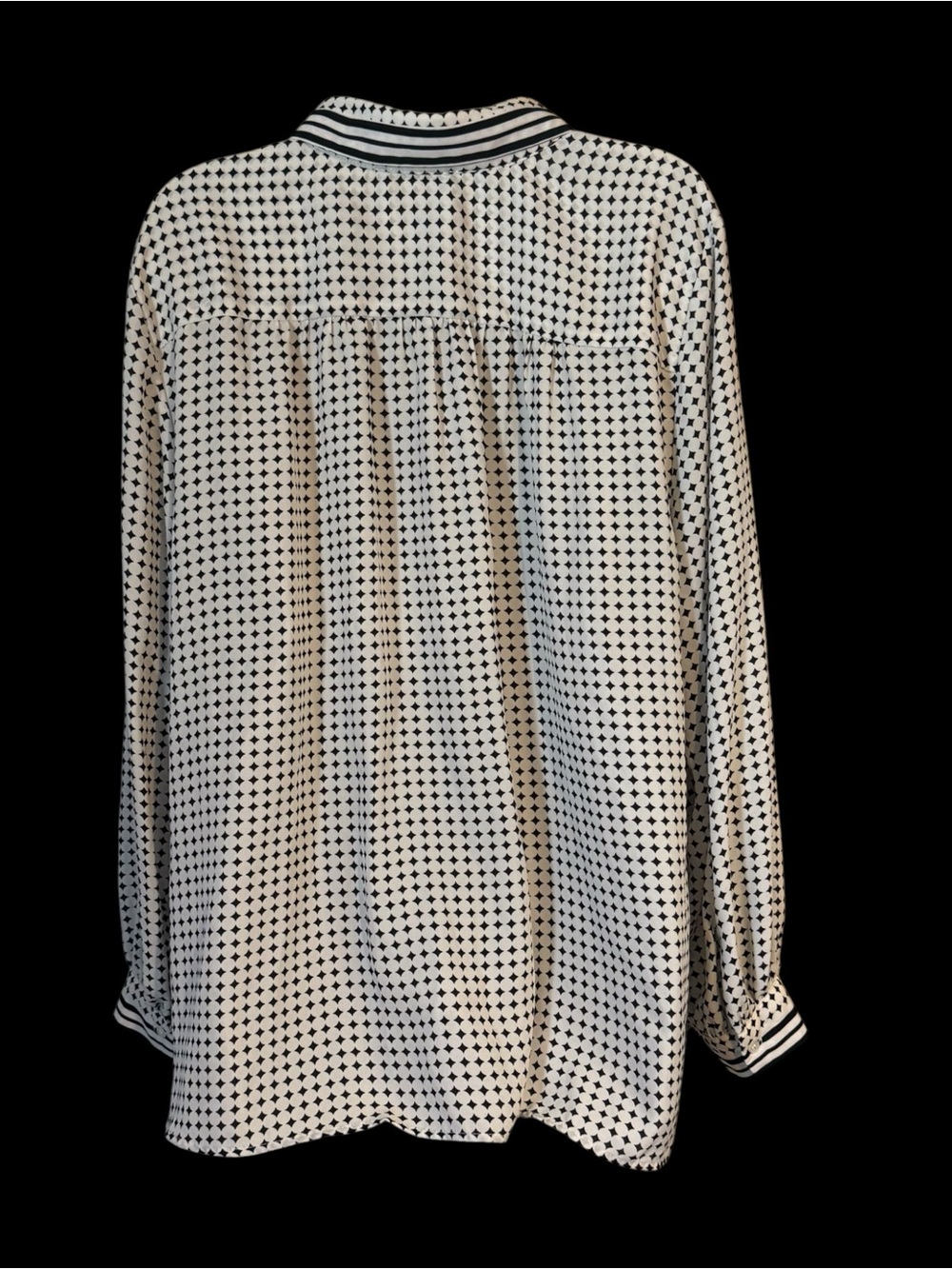 Max Studio Black/White Diamond Print Blouse OFFICE  PLUS: 3X   #12 - Picture 5 of 9